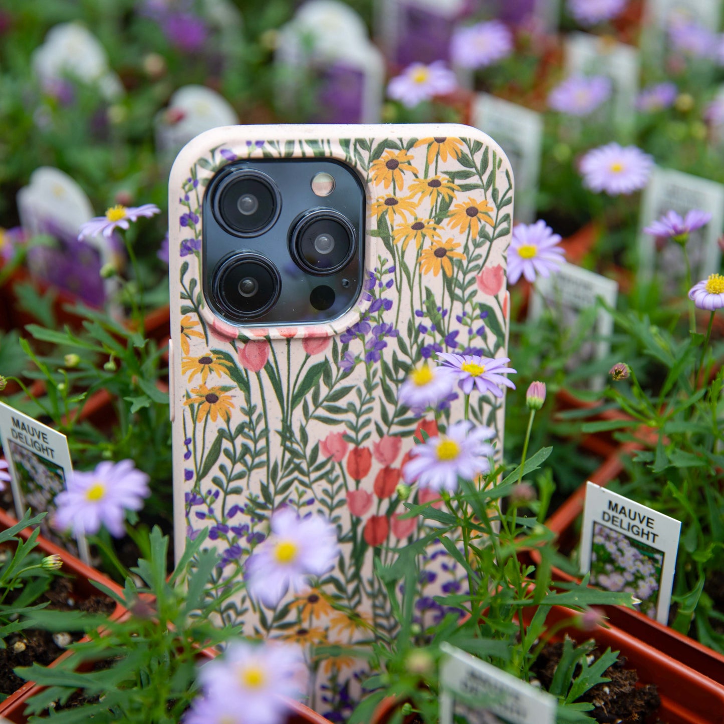 Seashell Flower Field iPhone 11 Pro Case